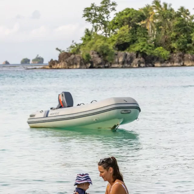 Ultralite with single aluminium hull