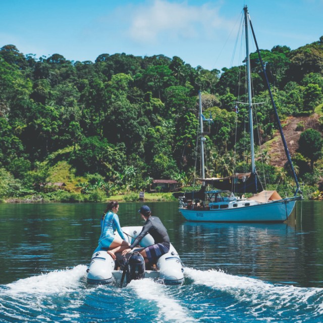 Ultralite with single aluminium hull