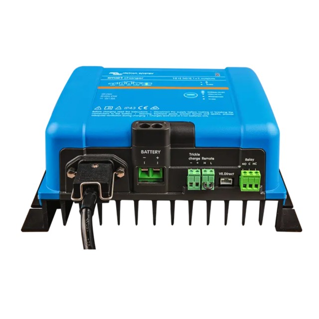 Charger Victron Energy Phoenix 12V 50A 2 outputs (1+1) IP43 smart